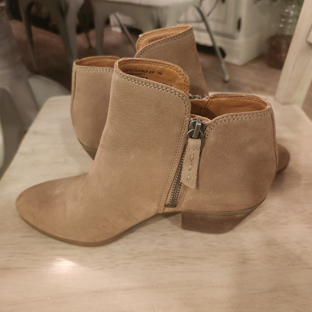 Frye Judith Double Zip Tan Leather Pointed Toe Ankle Boots Size 7M - Picture 9 of 14